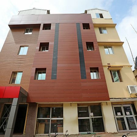 Oyo 13528 Kumud Plaza Hotel Bhubaneswar Exterior photo
