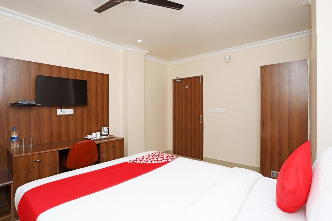 Oyo 13528 Kumud Plaza Hotel Bhubaneswar Exterior photo