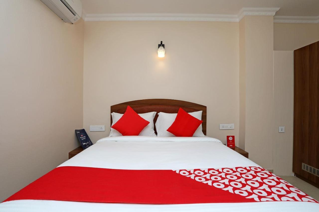 Oyo 13528 Kumud Plaza Hotel Bhubaneswar Exterior photo