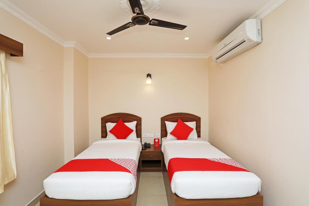 Oyo 13528 Kumud Plaza Hotel Bhubaneswar Exterior photo